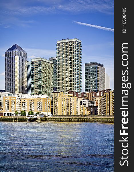 Canary Wharf, Famous skyscrapers of London's financial district. This view includes: Credit Suisse, Morgan Stanley, HSBC Group Head Office, Canary Wharf Tower, Citigroup Centre and new apartment houses