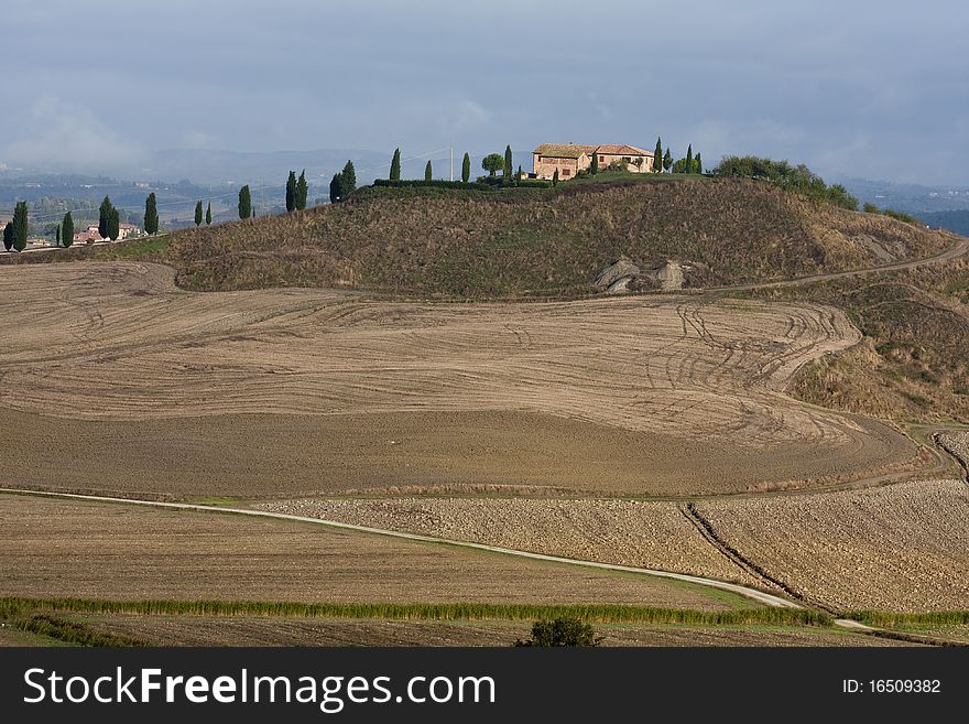 Dry fields at the autumn - Italy, tuscany. Dry fields at the autumn - Italy, tuscany.