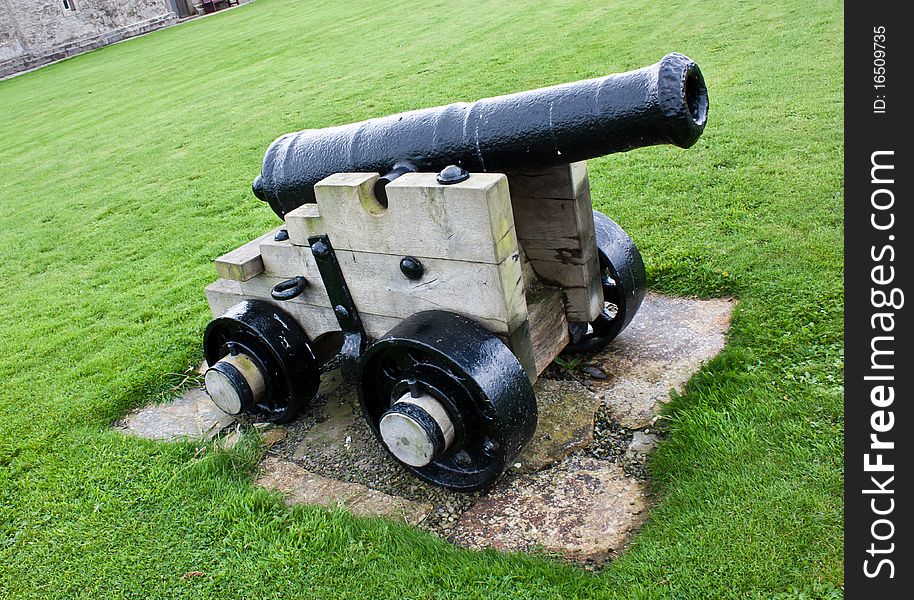 Traditional cannon, approximative 200 years old. Useful for concepts.