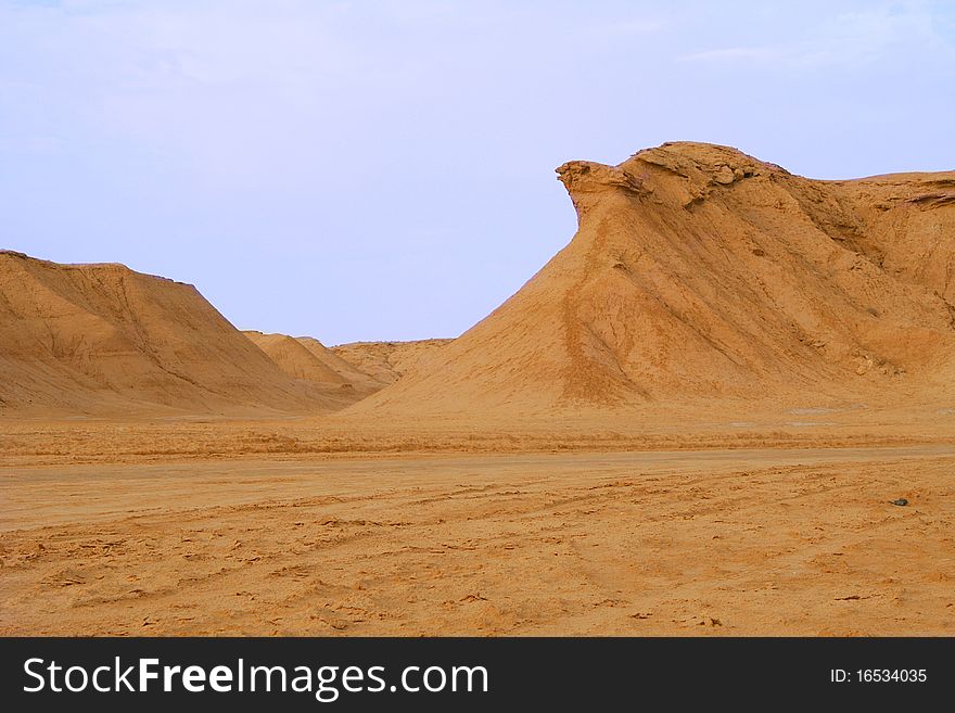 Eagle rock in Sahara desert, Tunisia