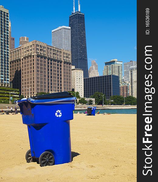Trash Can in the Ohio street beach, Chicago. Trash Can in the Ohio street beach, Chicago