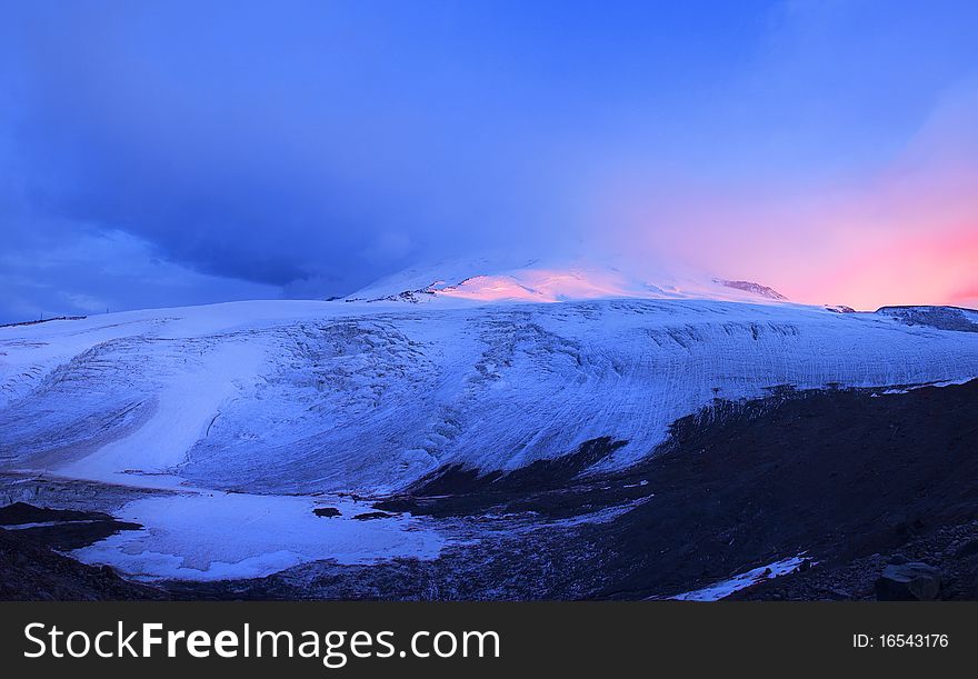 Snow mountain in cloud