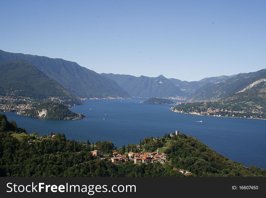 Sight of the lake of como