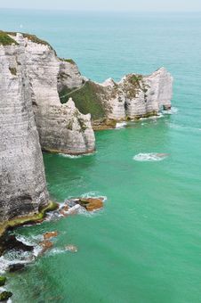 Cliffs In A Sea Of Emerald Royalty Free Stock Photos Cliffs In A Sea Of Emerald Royalty Free Stock Photos