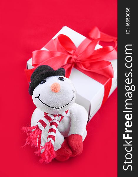 Snowman and giftbox