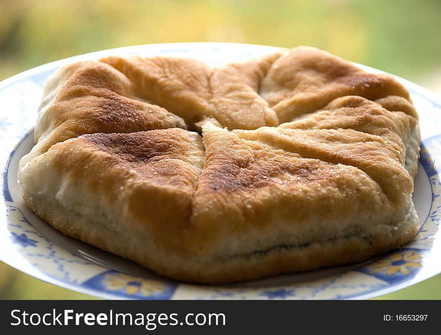 Cake with sweet cheese and plums