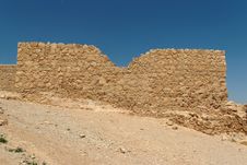 Jagged Wall Of Ancient Fortress In The Desert Royalty Free Stock Photos Jagged Wall Of Ancient Fortress In The Desert Royalty Free Stock Photos