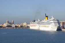 Cadiz Cathedral And Cruise Ships Royalty Free Stock Photo