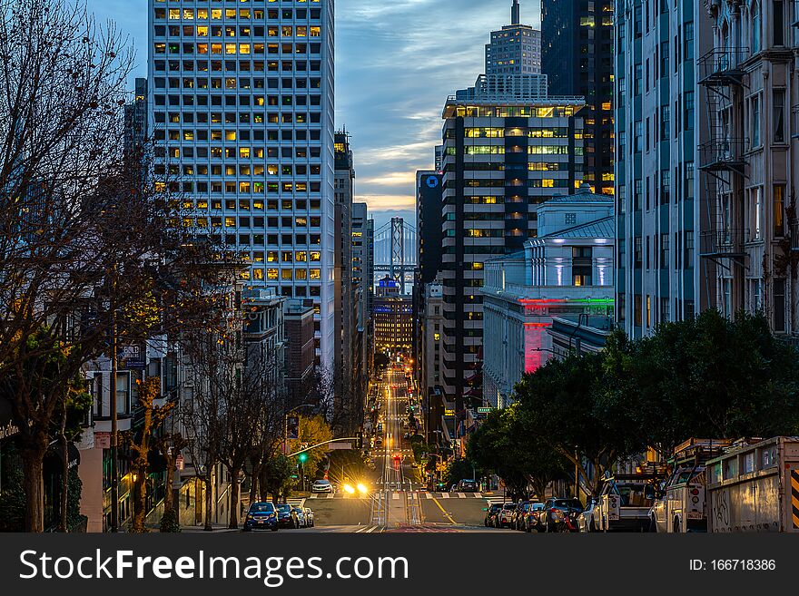 Views of downtown San Francisco from the top of California Street. Views of downtown San Francisco from the top of California Street.