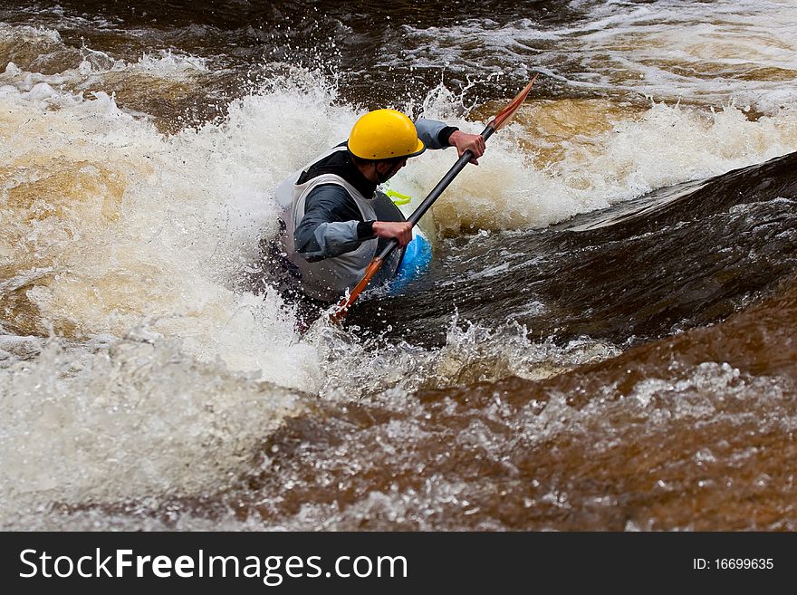 Competition of kayak whitewater freestyle, Russia, Akulovka