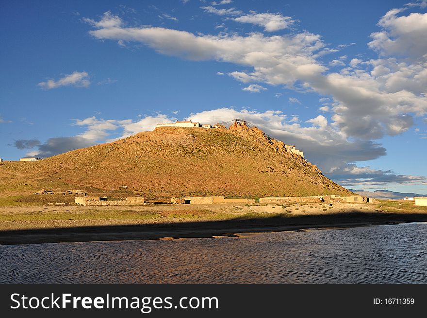 Mapangyongcuo in Burang Country is a sacred lake well-known in Tibet. It rise 4587 meter above sea level and covers an area of 412 square kilometers.The photo was caught from Tibet in the hours before sunset. Mapangyongcuo in Burang Country is a sacred lake well-known in Tibet. It rise 4587 meter above sea level and covers an area of 412 square kilometers.The photo was caught from Tibet in the hours before sunset.