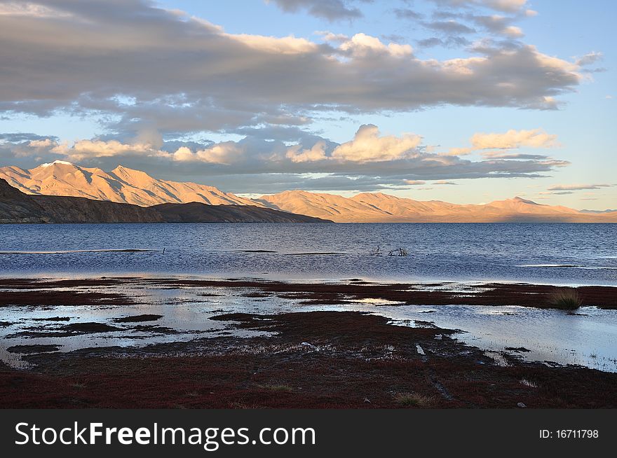 Mapangyongcuo in Burang Country is a sacred lake well-known in Tibet. It rise 4587 meter above sea level and covers an area of 412 square kilometers.The photo was caught from Tibet in the hours before sunset. Mapangyongcuo in Burang Country is a sacred lake well-known in Tibet. It rise 4587 meter above sea level and covers an area of 412 square kilometers.The photo was caught from Tibet in the hours before sunset.