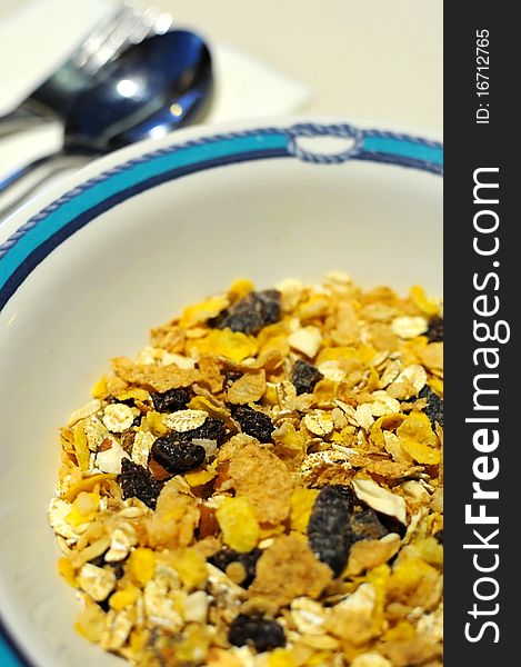 Healthy muesli or cereal topped with dried raisins. Normally eaten during breakfast.