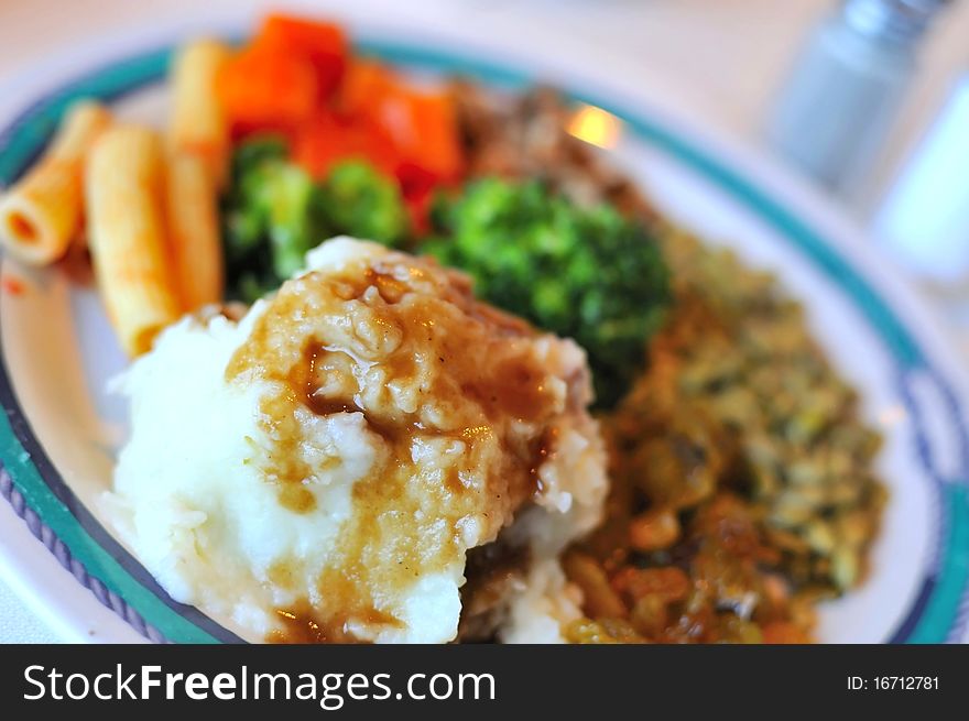 Mashed potato set meal served with a variety of vegetables for a balanced diet.