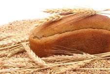 Bread With Wheat And Ears Royalty Free Stock Photos