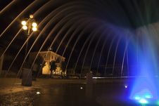 Night View Of The Fountain In The Square Royalty Free Stock Photography