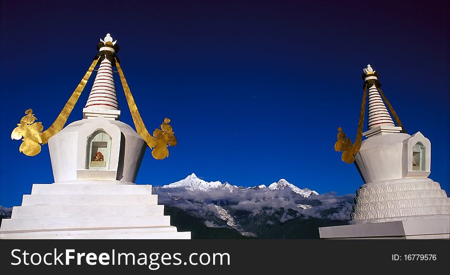 Pagoda facing the Snow Mountain in Shangri-La