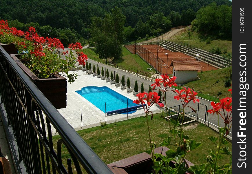 Swimming pool in the garten