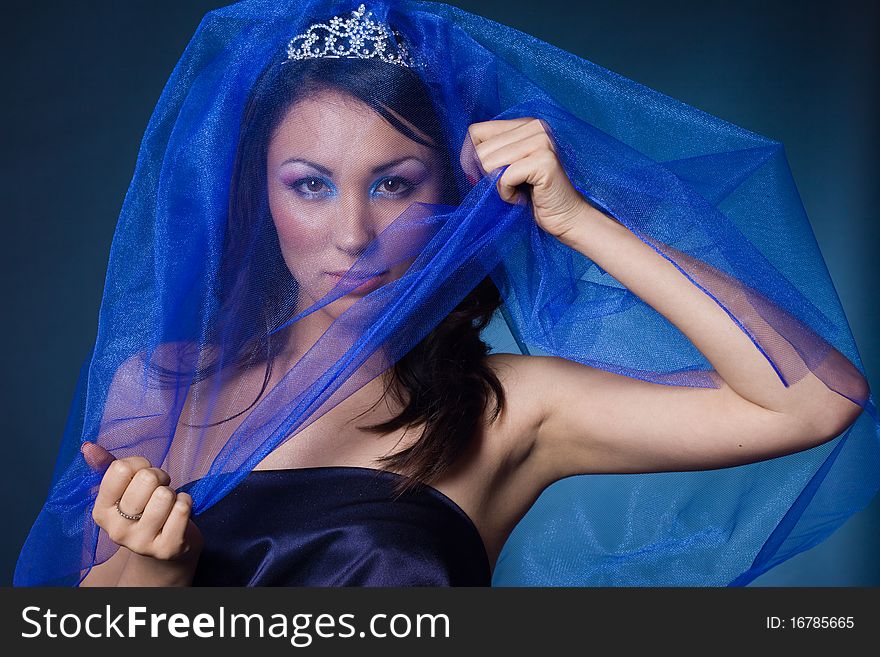 Girl with diamond crown and veil