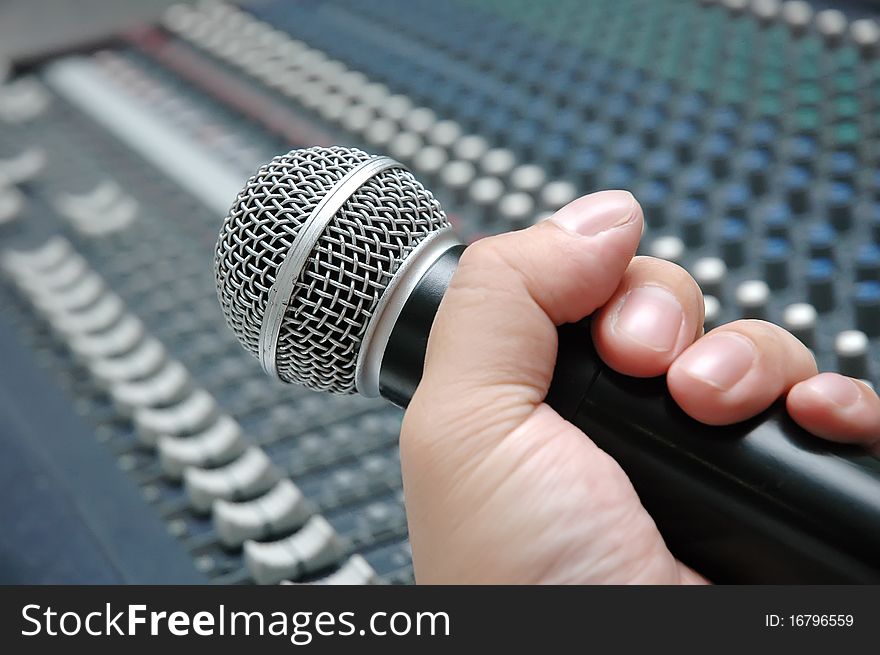Microphone amplifier for talks entertainment studio