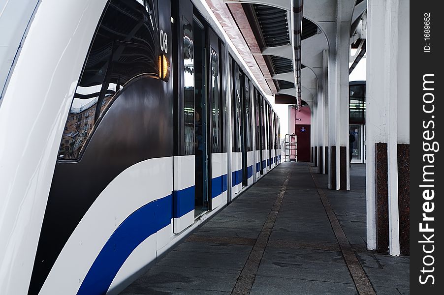 Moscow monorail. Modern exterior view, and also speed and convenience!