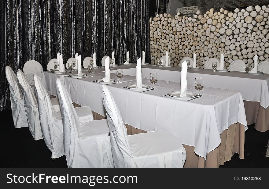 Cozy restaurant with white tablecloths