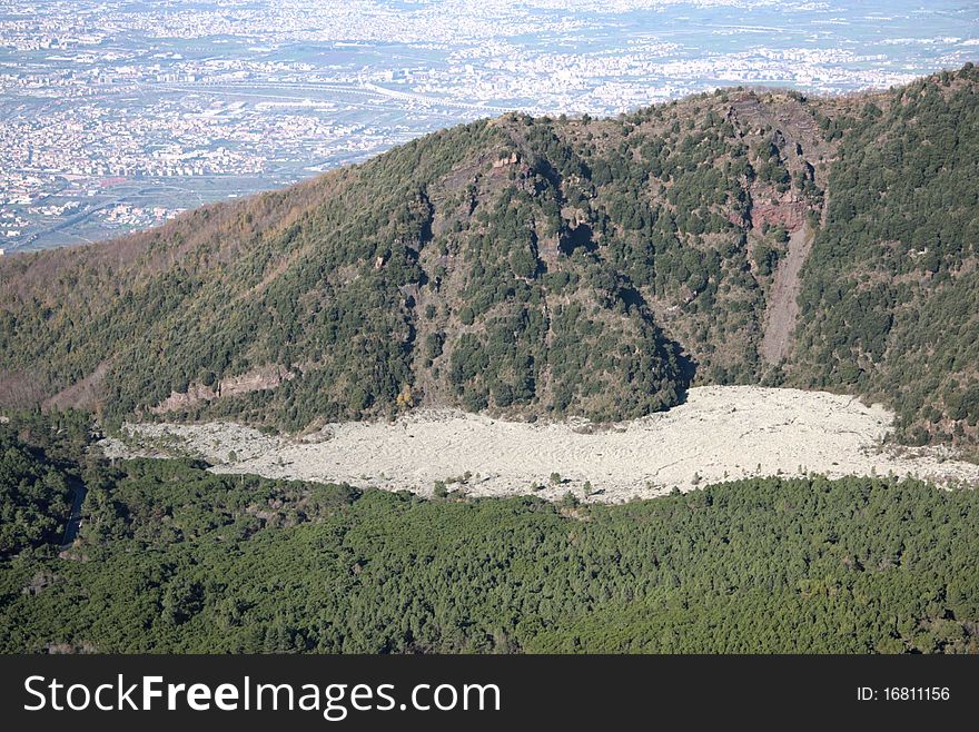 In this photo depicts a detail of the bed of lava. In this photo depicts a detail of the bed of lava