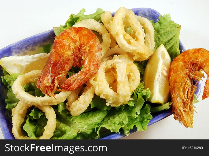 Fried calamari rings and shrimp