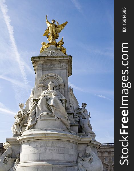 Queen Victoria statue outside Buckingham palace. Queen Victoria statue outside Buckingham palace