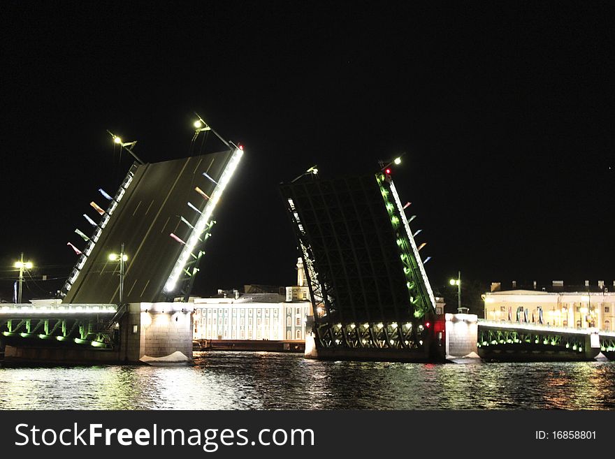 Divorce of the Palace bridge in St.-Petersburg