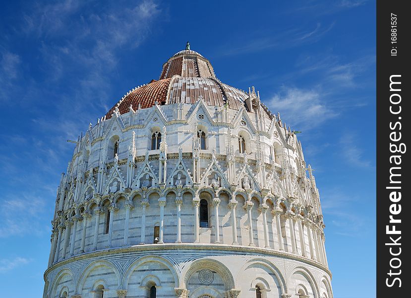 Pisa Duomo and baptistery, the largest baptistery in Italy. Pisa Duomo and baptistery, the largest baptistery in Italy.