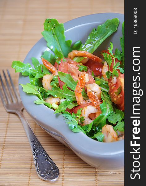 Vegetable fresh salad with shrimp