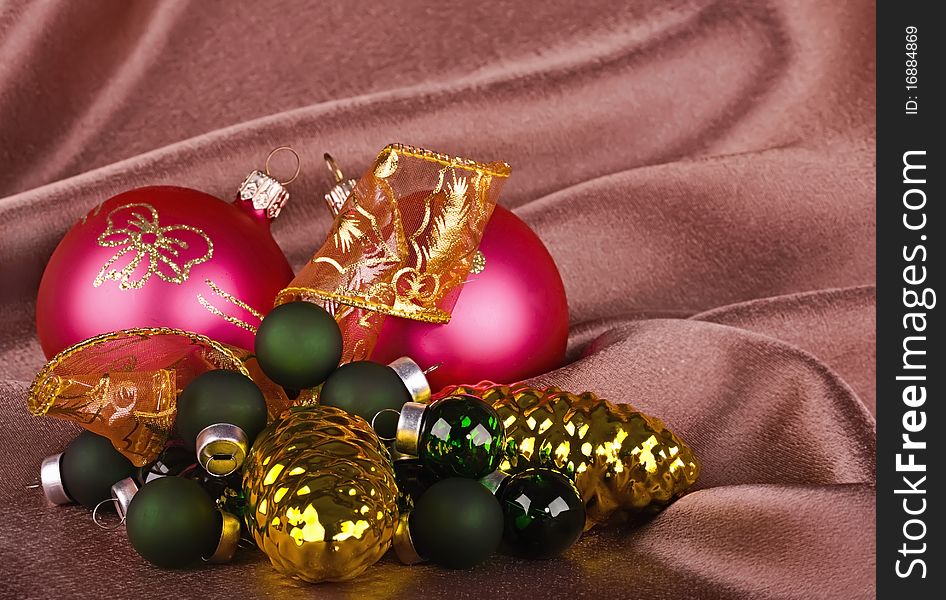 New Year's spheres, cones, gold, green and red