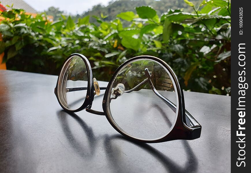 Eye glasses vision for viewing optical