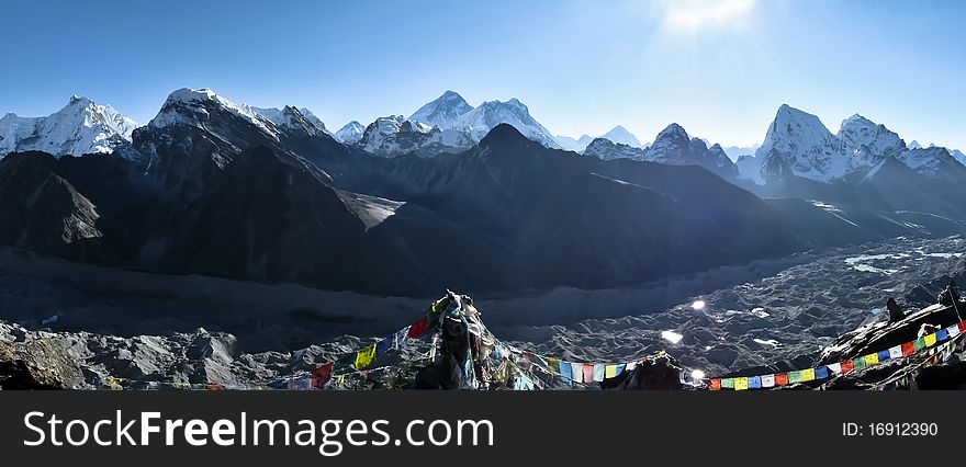 View of the himalayan range with mount Everest in the middle. View of the himalayan range with mount Everest in the middle