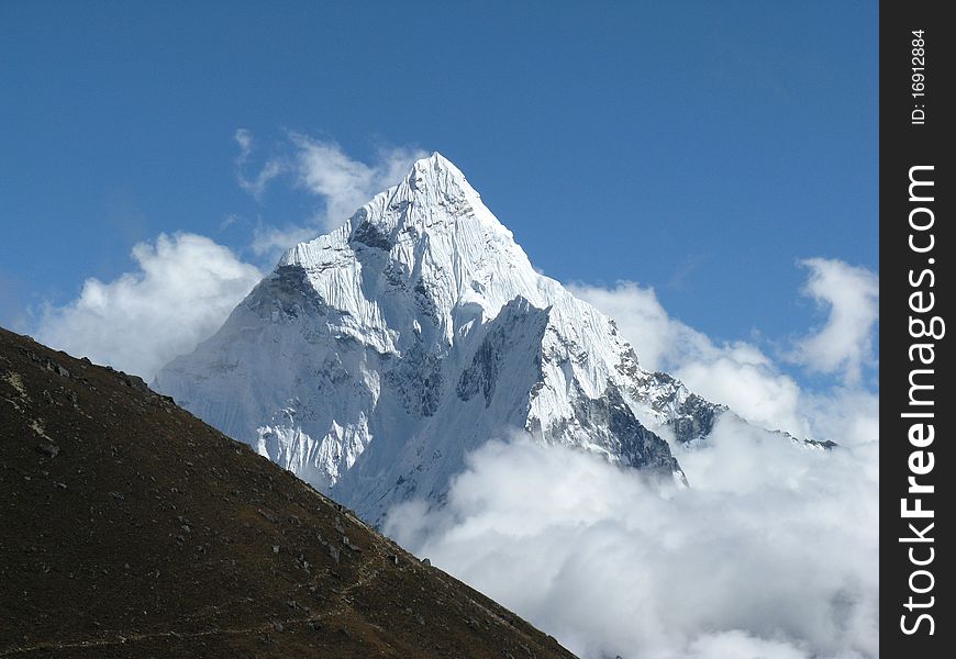 Ama dablam (6800m) at the Nepal himalaya. Ama dablam (6800m) at the Nepal himalaya