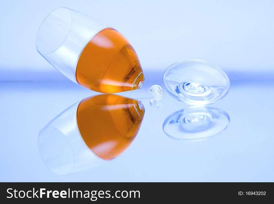 Glass arranged on a glass substrate. Mirror was used as background