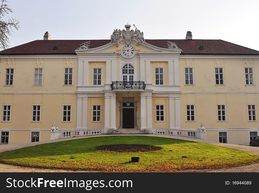 Wilfersdorf is a town in the district of Mistelbach in the Austrian state of Lower Austria. Wilfersdorf is a town in the district of Mistelbach in the Austrian state of Lower Austria.