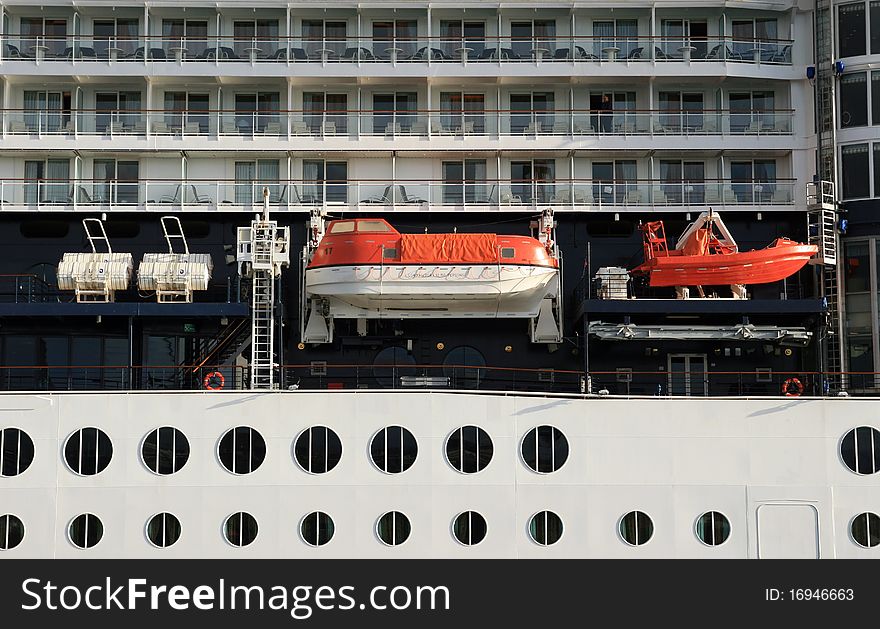 Rescue boats prepared in a cruise