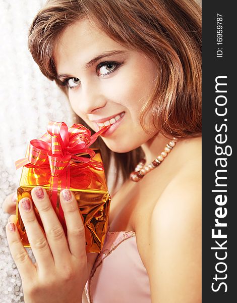 Girl opens the gift