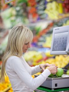Woman Shopping For Fruits And Vegetables Royalty Free Stock Image Woman Shopping For Fruits And Vegetables Royalty Free Stock Image