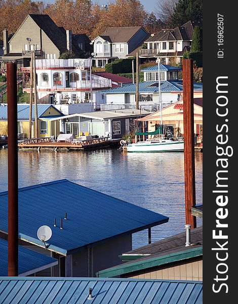 A community of river front and floating homes in Portland Oregon. A community of river front and floating homes in Portland Oregon.