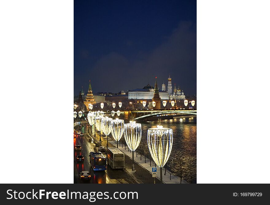 Light of lanterns in Moscow at night