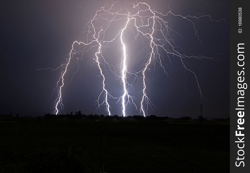 A thunderstorm near Harrisburg, Oregon