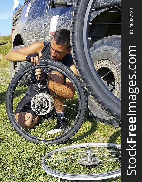 Repair  Bicycle Wheel