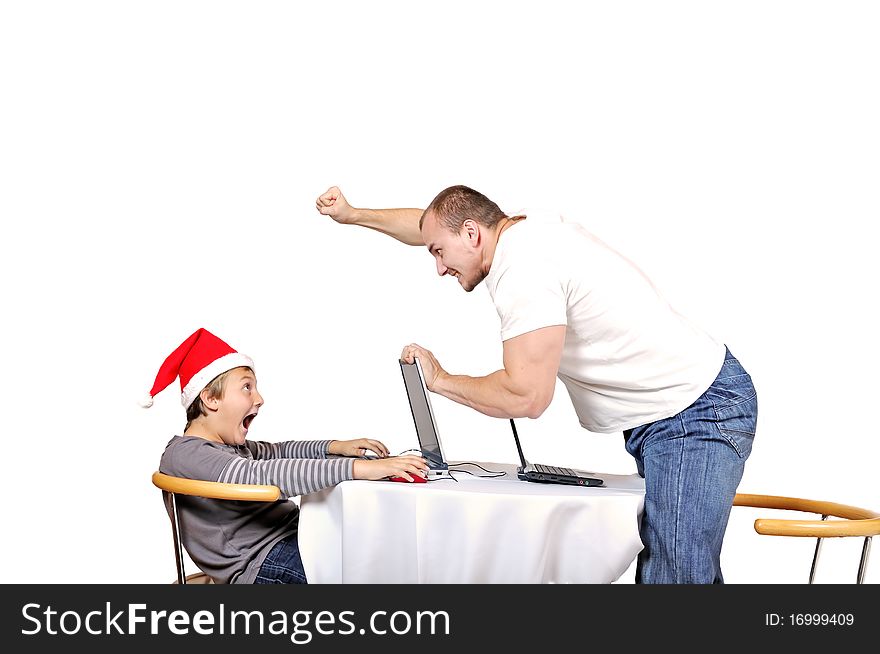Man threaten child in santa hat