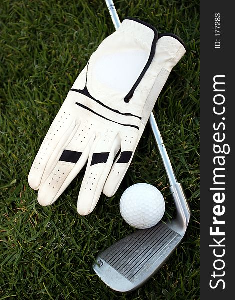 Golf Equyipment : Glove, club and ball