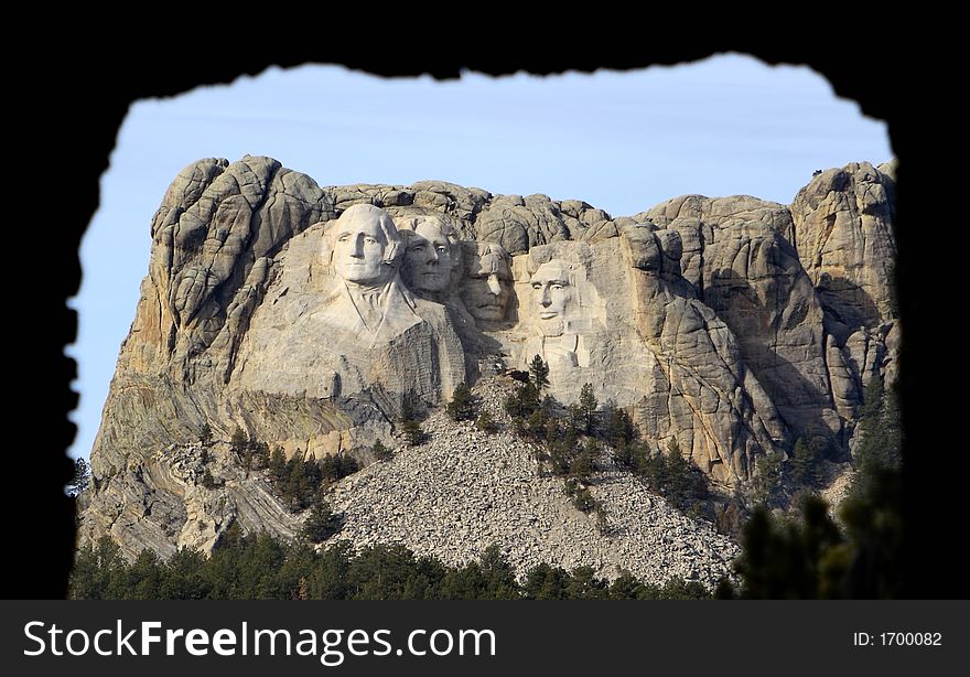 Natural framed view of Mount Rushmore