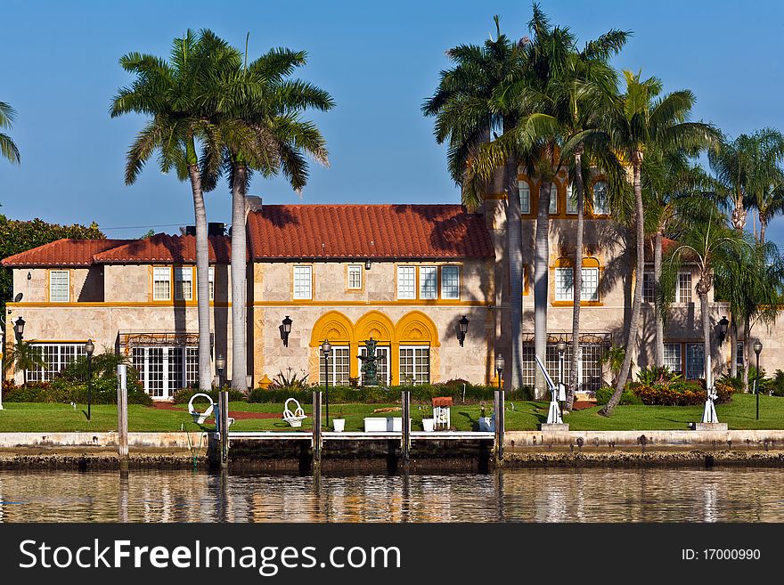 Beautiful houses downtown at the waterfront Miami south