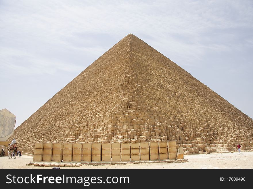 The most biggest pyramid in Egypt.